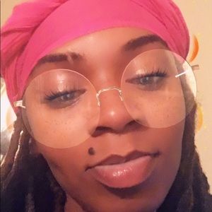 Meet your Posher, Joniece